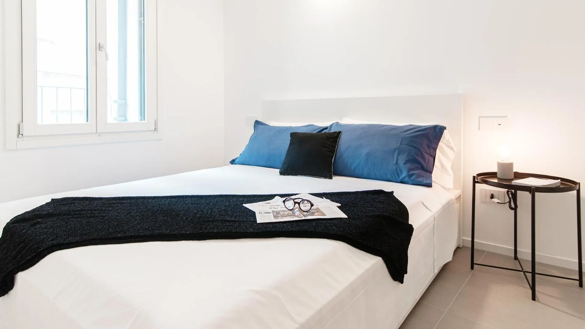 Suite Joivy Lake 11 Como 0*,