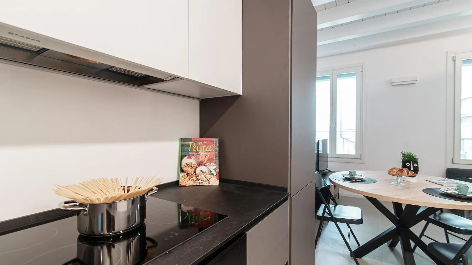 Suite Joivy Lake 11 Como 0*,  Italy